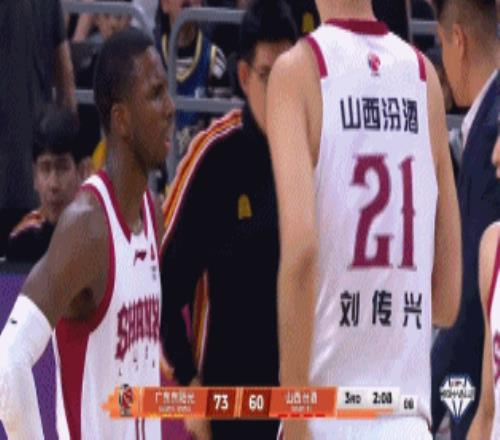 名学生运动,员同场竞技,游泳盛宴开,UED,UED体育,ued,UED体育官网