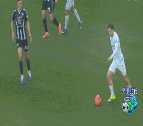 名学生运动,员同场竞技,游泳盛宴开,UED,UED体育,ued,UED体育官网