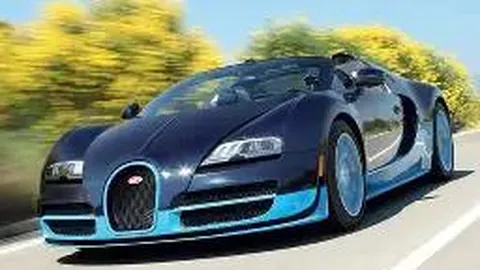 “尤文官方视频：维加抵达俱乐部体检处”